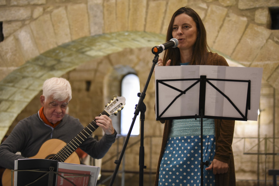 El Castell Palau de la Bisbal d'Empordà s'omple de 'Poesies de Primavera'