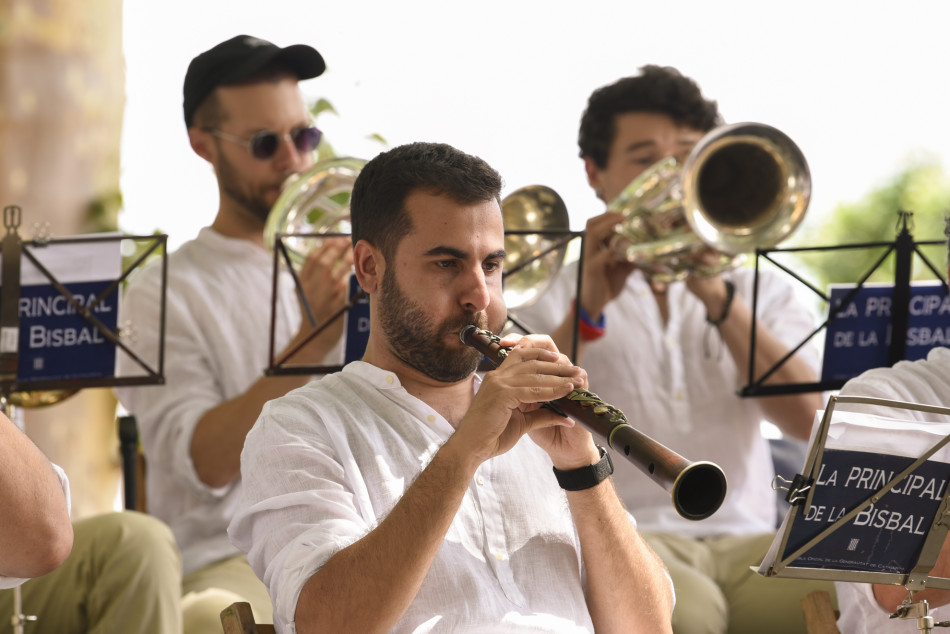 Èxit de públic i tres estrenes sardanistes al 61è Aplec de la Sardana de la Bisbal d’Empordà