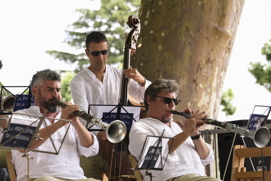 Èxit de públic i tres estrenes sardanistes al 61è Aplec de la Sardana de la Bisbal d’Empordà
