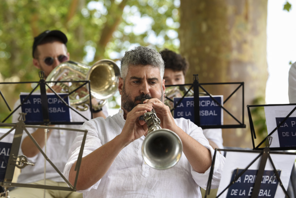 Èxit de públic i tres estrenes sardanistes al 61è Aplec de la Sardana de la Bisbal d’Empordà