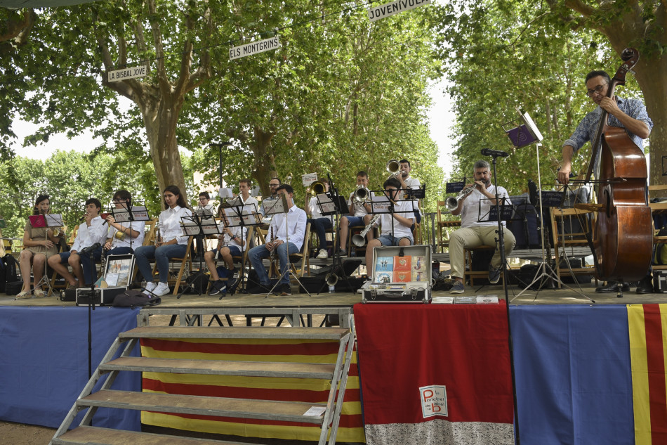 Èxit de públic i tres estrenes sardanistes al 61è Aplec de la Sardana de la Bisbal d’Empordà