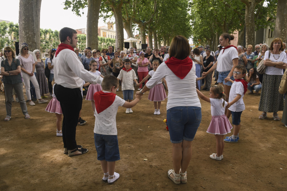 Èxit de públic i tres estrenes sardanistes al 61è Aplec de la Sardana de la Bisbal d’Empordà