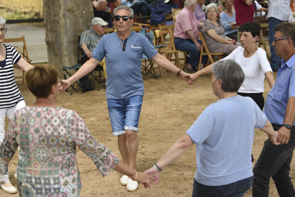 Èxit de públic i tres estrenes sardanistes al 61è Aplec de la Sardana de la Bisbal d’Empordà