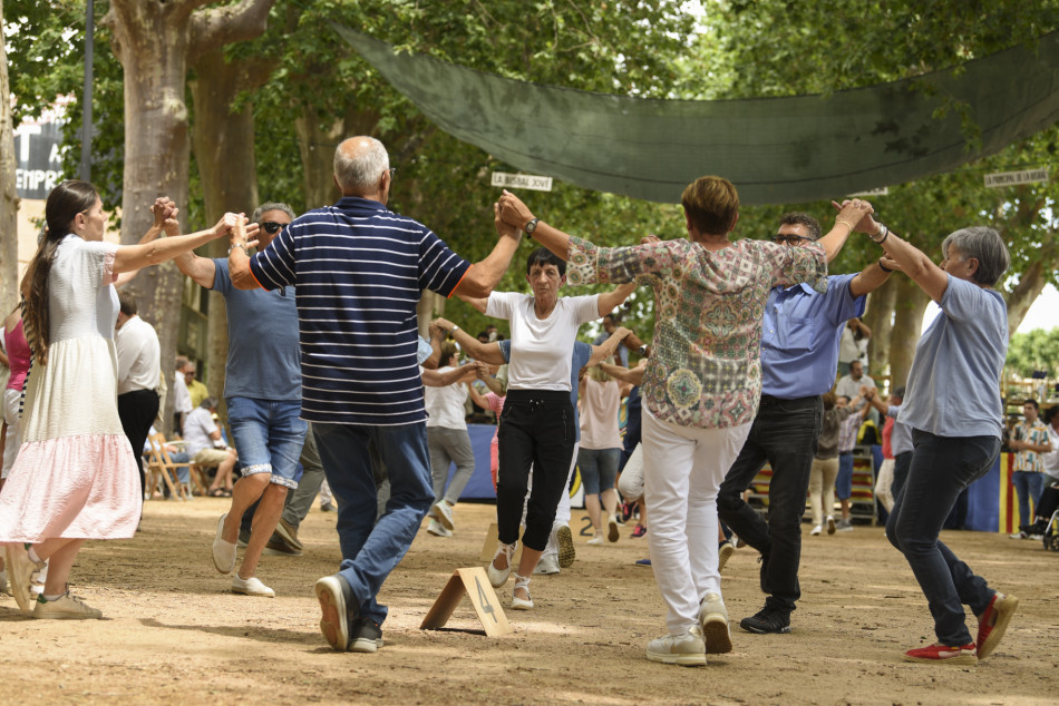 Èxit de públic i tres estrenes sardanistes al 61è Aplec de la Sardana de la Bisbal d’Empordà