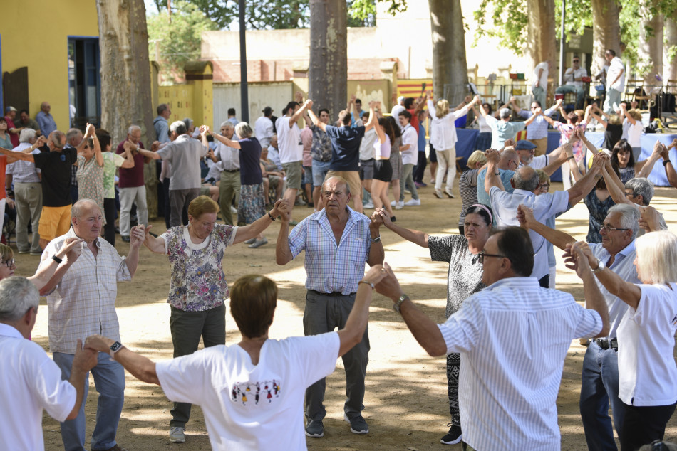 Èxit de públic i tres estrenes sardanistes al 61è Aplec de la Sardana de la Bisbal d’Empordà