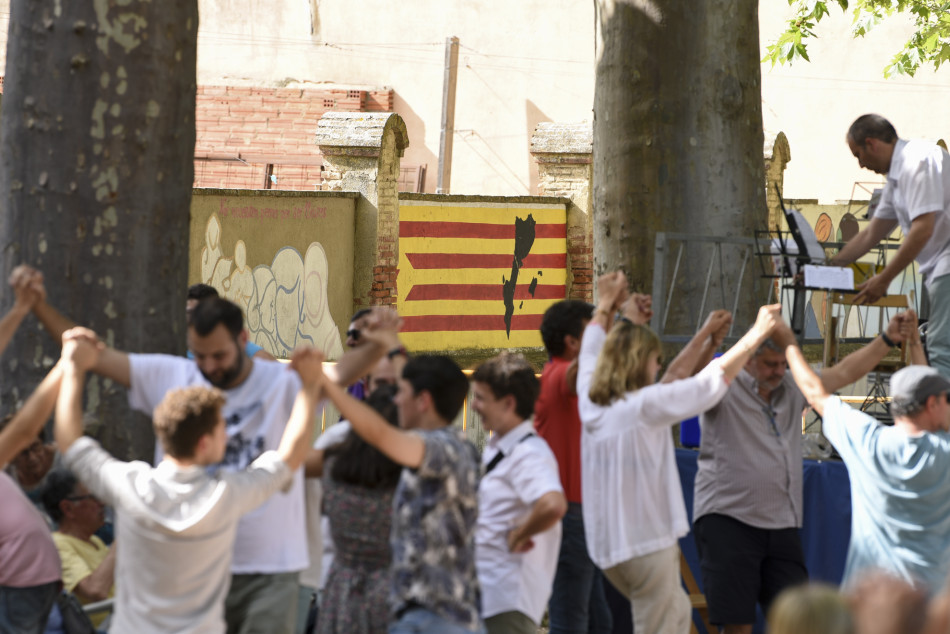 Èxit de públic i tres estrenes sardanistes al 61è Aplec de la Sardana de la Bisbal d’Empordà