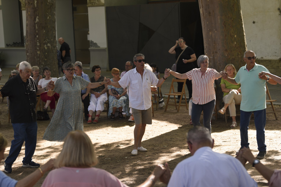 Èxit de públic i tres estrenes sardanistes al 61è Aplec de la Sardana de la Bisbal d’Empordà