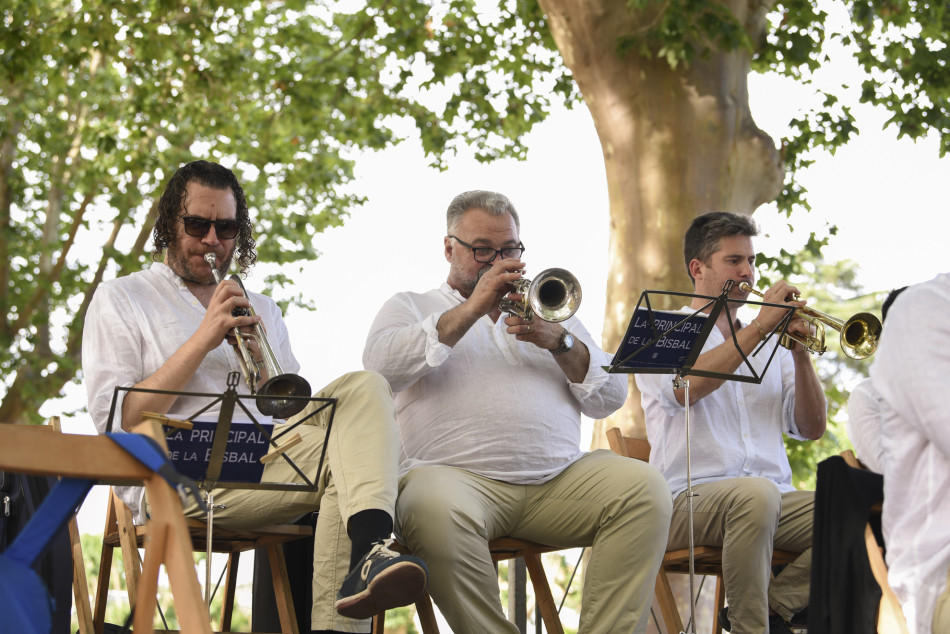 Èxit de públic i tres estrenes sardanistes al 61è Aplec de la Sardana de la Bisbal d’Empordà