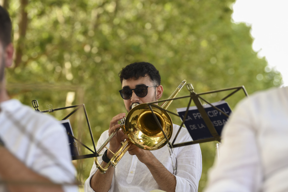 Èxit de públic i tres estrenes sardanistes al 61è Aplec de la Sardana de la Bisbal d’Empordà