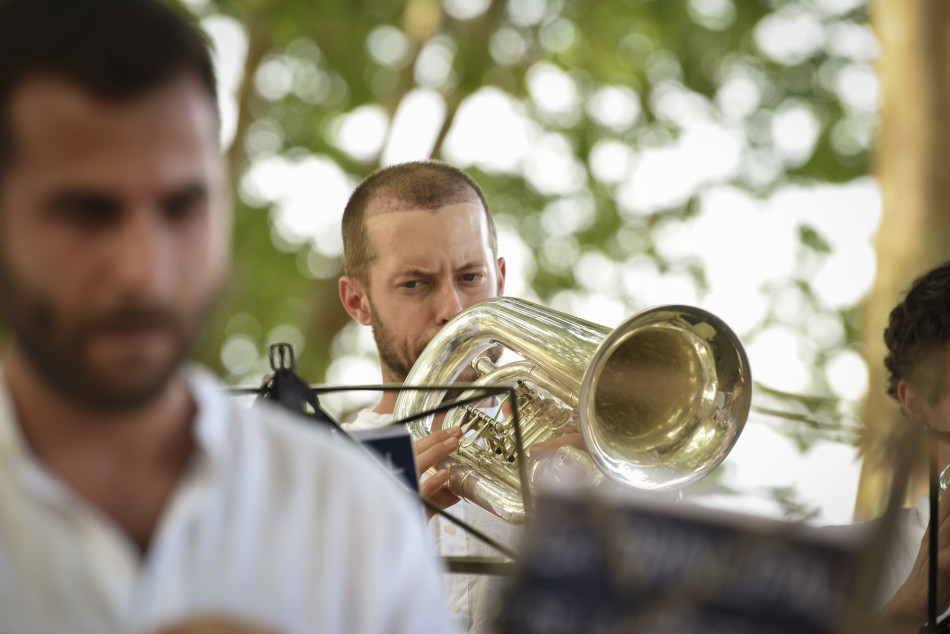 Èxit de públic i tres estrenes sardanistes al 61è Aplec de la Sardana de la Bisbal d’Empordà