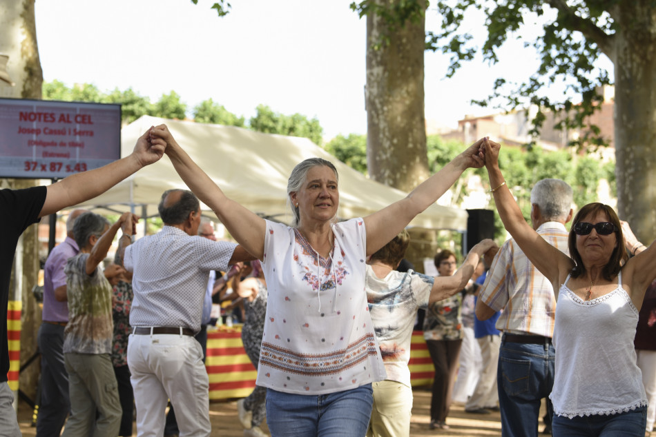 Èxit de públic i tres estrenes sardanistes al 61è Aplec de la Sardana de la Bisbal d’Empordà