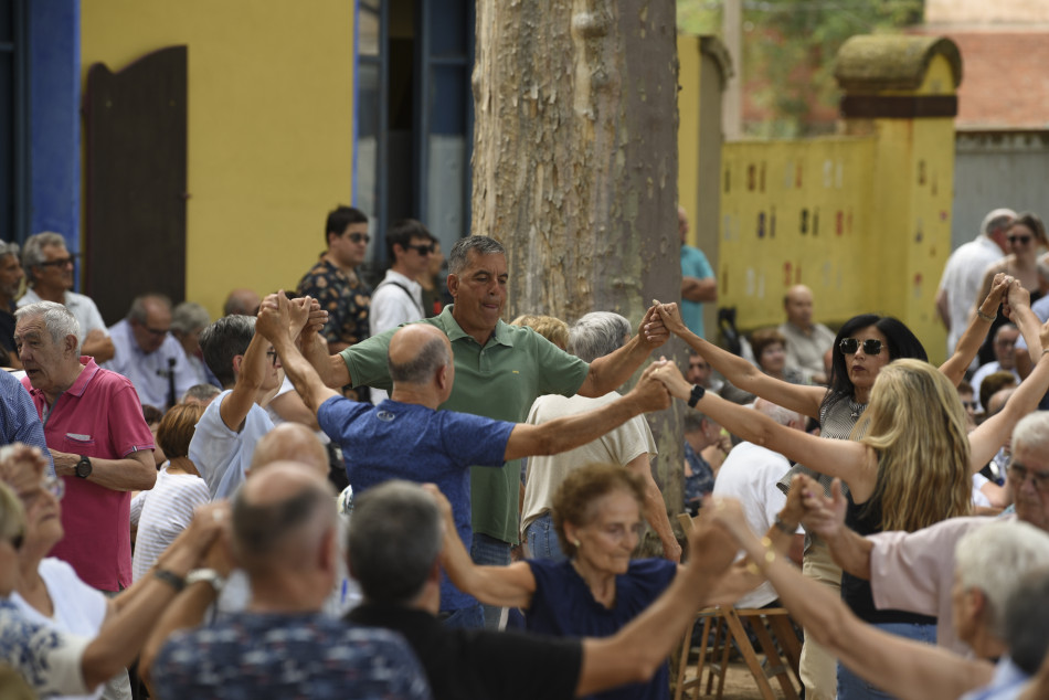 Èxit de públic i tres estrenes sardanistes al 61è Aplec de la Sardana de la Bisbal d’Empordà