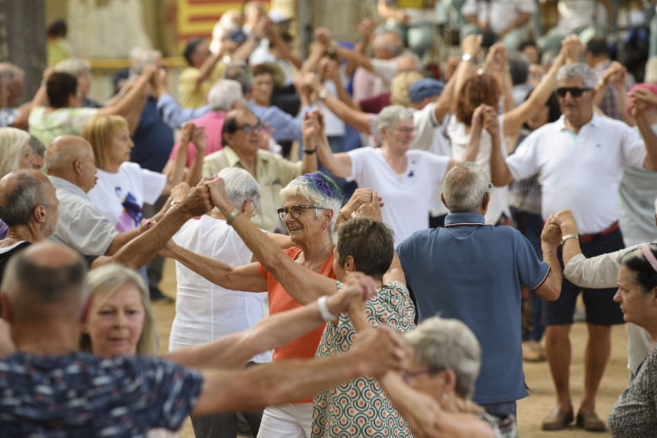 Èxit de públic i tres estrenes sardanistes al 61è Aplec de la Sardana de la Bisbal d’Empordà