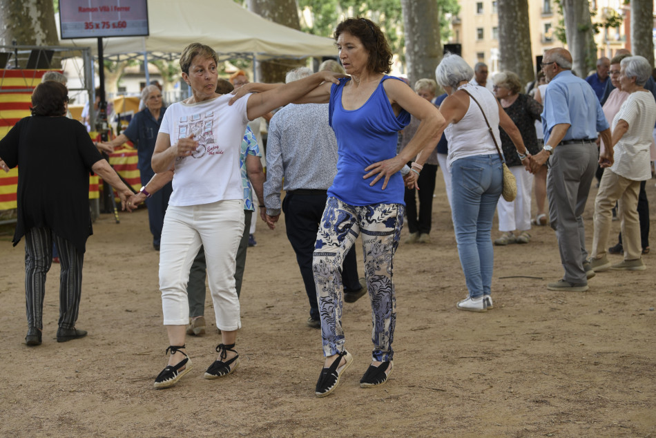 Èxit de públic i tres estrenes sardanistes al 61è Aplec de la Sardana de la Bisbal d’Empordà