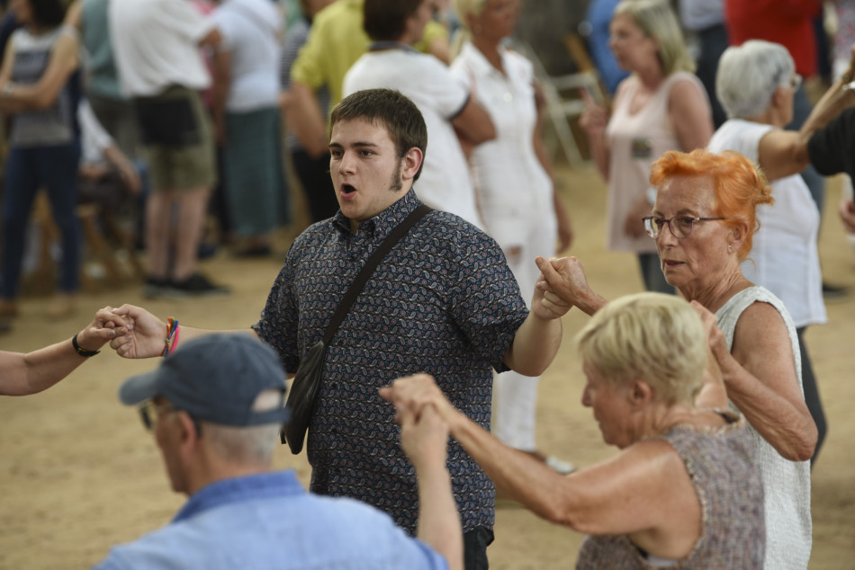 Èxit de públic i tres estrenes sardanistes al 61è Aplec de la Sardana de la Bisbal d’Empordà