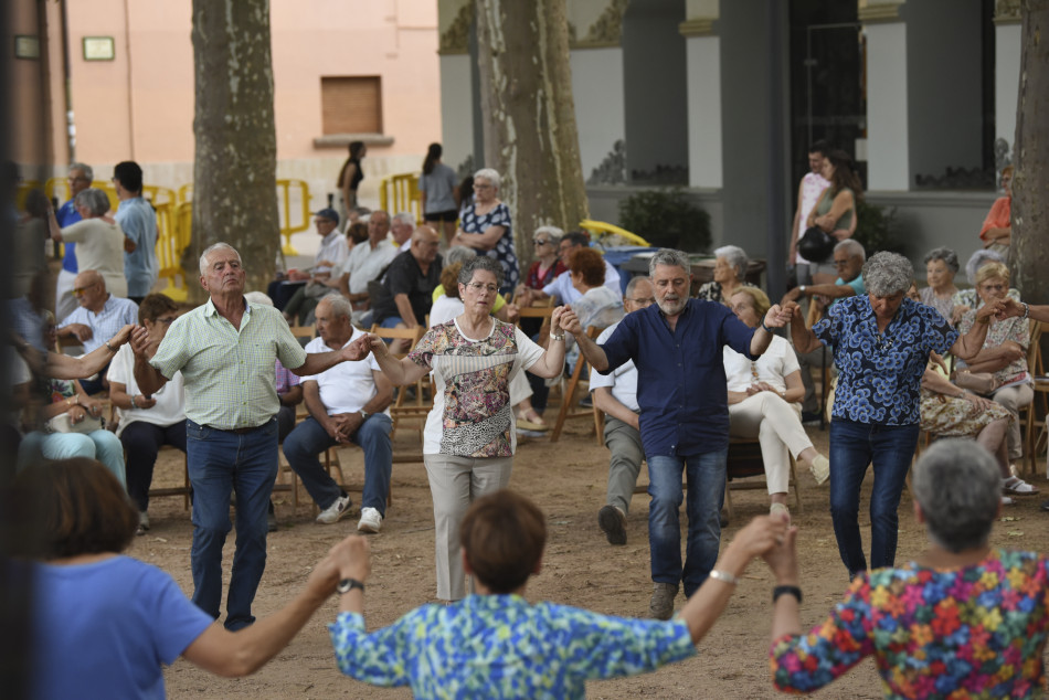 Èxit de públic i tres estrenes sardanistes al 61è Aplec de la Sardana de la Bisbal d’Empordà