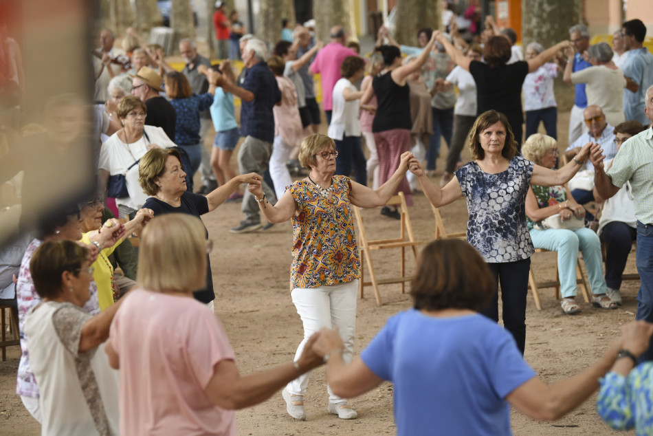 Èxit de públic i tres estrenes sardanistes al 61è Aplec de la Sardana de la Bisbal d’Empordà