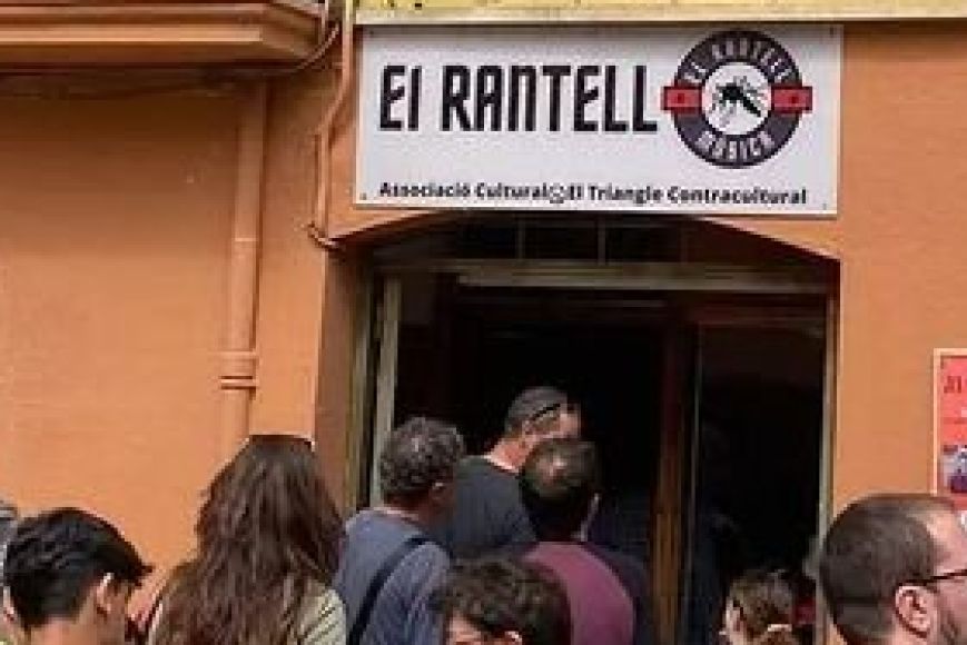 Neix El Rantell Música amb tres concerts gratuïts i una presentació de llibre al carrer Valls d’en Colomer de la Bisbal Neix El Rantell Música amb tres concerts gratuïts i una presentació de llibre al carrer Valls d’en Colomer de la Bisbal