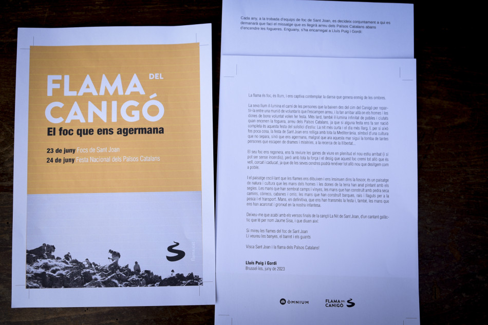 L'arribada de la Flama del Canigó a la Bisbal i encesa de la foguera de Sant Joan en imatges