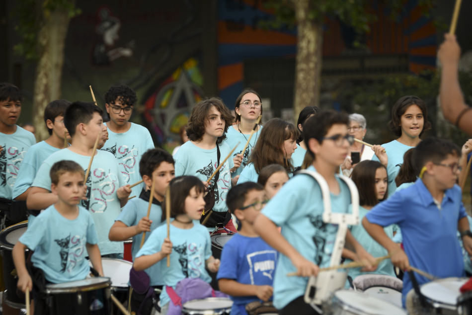L'arribada de la Flama del Canigó a la Bisbal i encesa de la foguera de Sant Joan en imatges