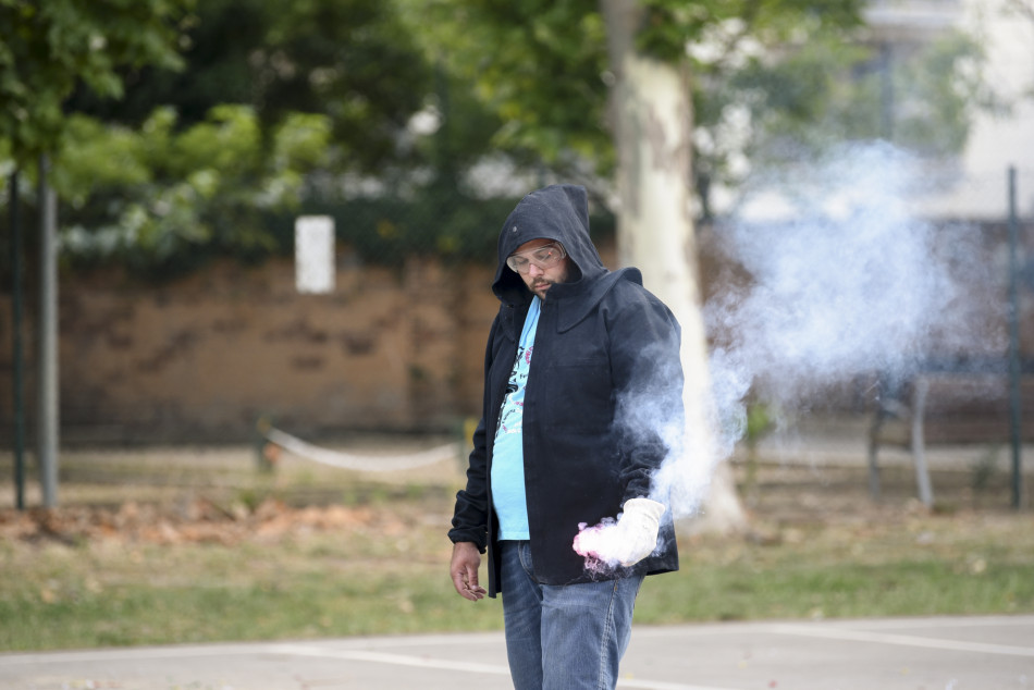 L'arribada de la Flama del Canigó a la Bisbal i encesa de la foguera de Sant Joan en imatges