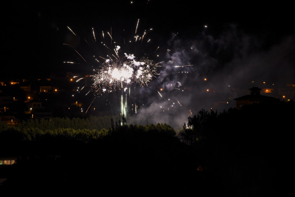 L'arribada de la Flama del Canigó a la Bisbal i encesa de la foguera de Sant Joan en imatges