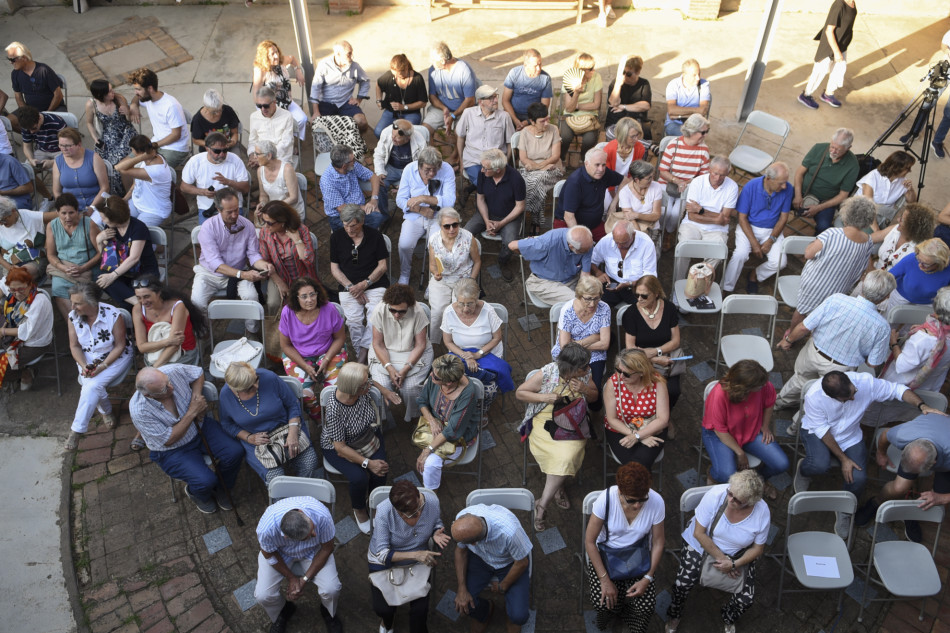 Imatges de la inauguració de l’exposició 'Carles Sala. D’oller a artista de la ceràmica' al Terracotta Museu