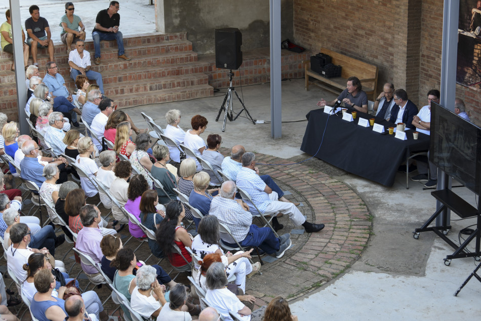 Imatges de la inauguració de l’exposició 'Carles Sala. D’oller a artista de la ceràmica' al Terracotta Museu