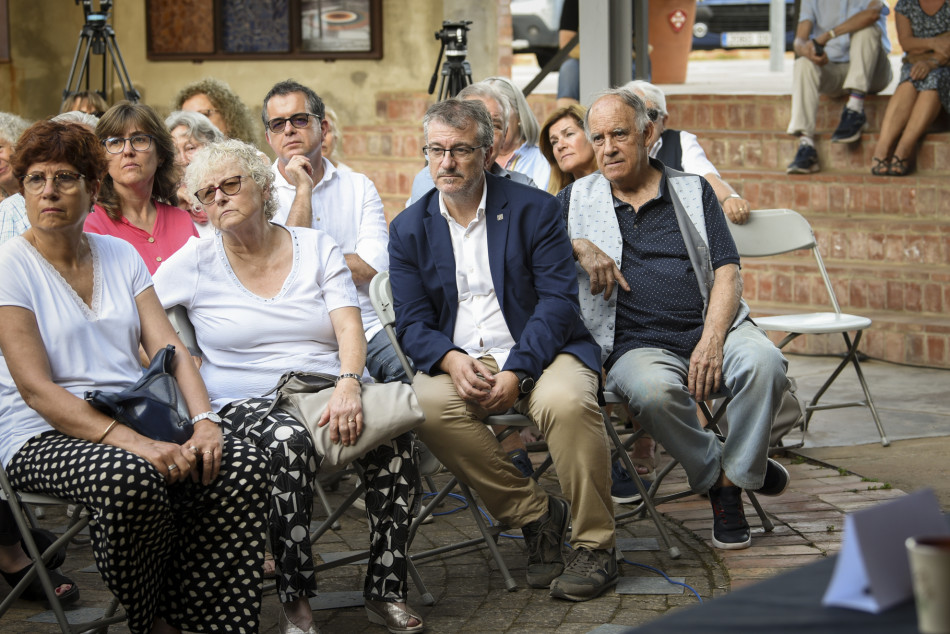 Imatges de la inauguració de l’exposició 'Carles Sala. D’oller a artista de la ceràmica' al Terracotta Museu