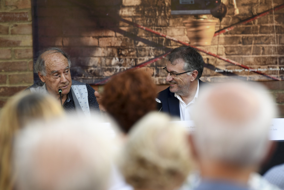 Imatges de la inauguració de l’exposició 'Carles Sala. D’oller a artista de la ceràmica' al Terracotta Museu