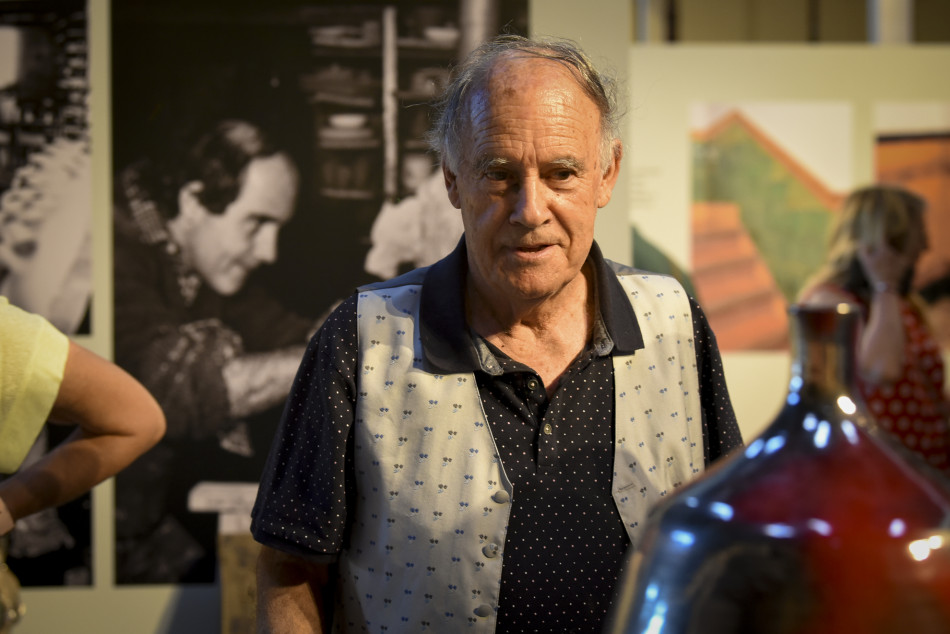 Imatges de la inauguració de l’exposició 'Carles Sala. D’oller a artista de la ceràmica' al Terracotta Museu