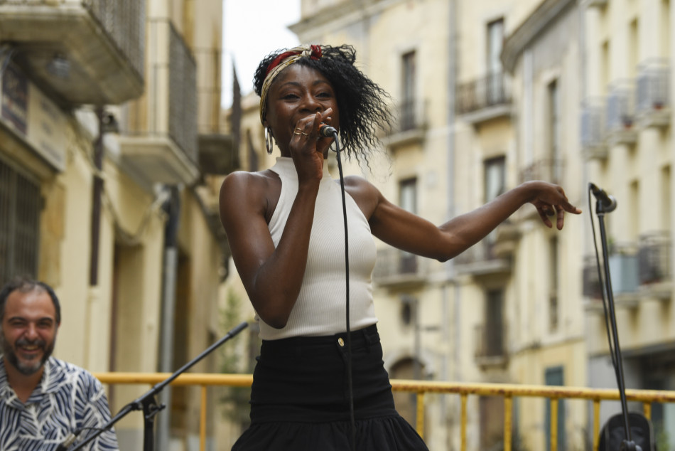 Imatges del concert de cloenda del cicle El Rantell Música al carrer Valls d'en Colomer de la Bisbal