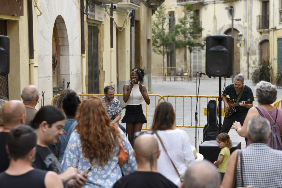 Imatges del concert de cloenda del cicle El Rantell Música al carrer Valls d'en Colomer de la Bisbal