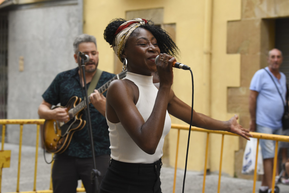 Imatges del concert de cloenda del cicle El Rantell Música al carrer Valls d'en Colomer de la Bisbal