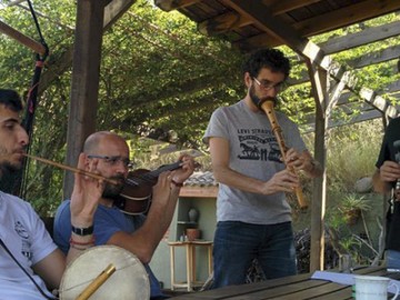 Daró Folk. Filibusters