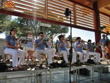 Audició de sardanes a càrrec de la Cobla Rossinyolets