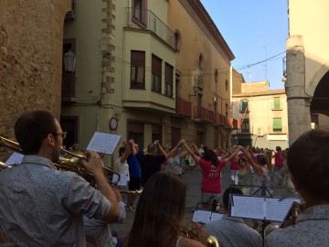 Sardanes amb la Cobla Bisbal Jove i la Cobla de l'Escola Municipal de Música Conrad Saló
